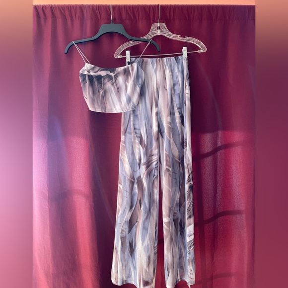 Super cute set I purchased to wear to an 80s party. - Picture 1 of 3